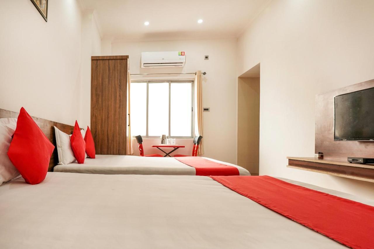 Hotel Heritage Koch Bihar Bagian luar foto