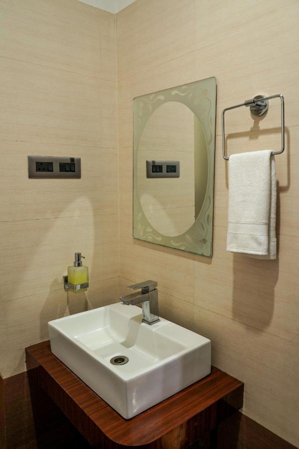 Hotel Heritage Koch Bihar Bagian luar foto