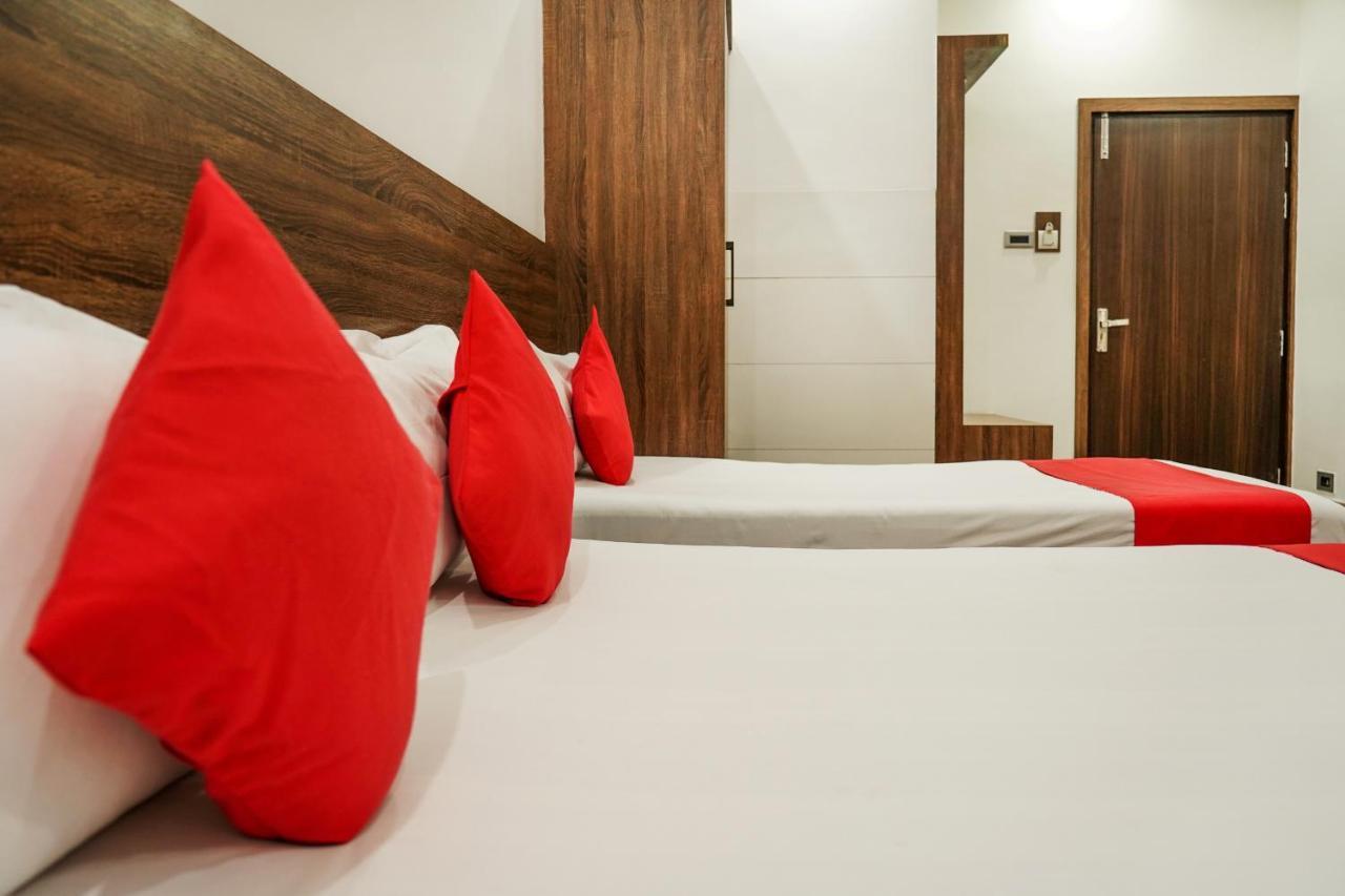 Hotel Heritage Koch Bihar Bagian luar foto