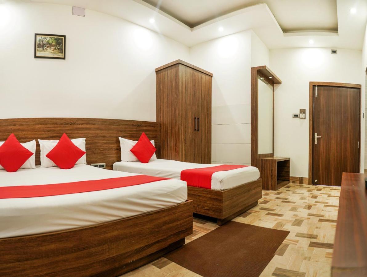 Hotel Heritage Koch Bihar Bagian luar foto