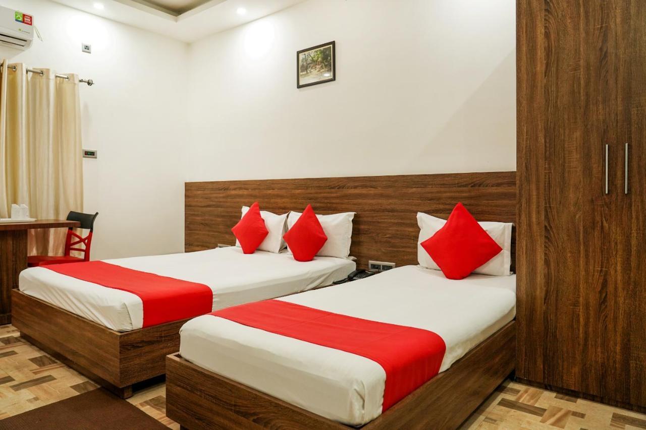Hotel Heritage Koch Bihar Bagian luar foto