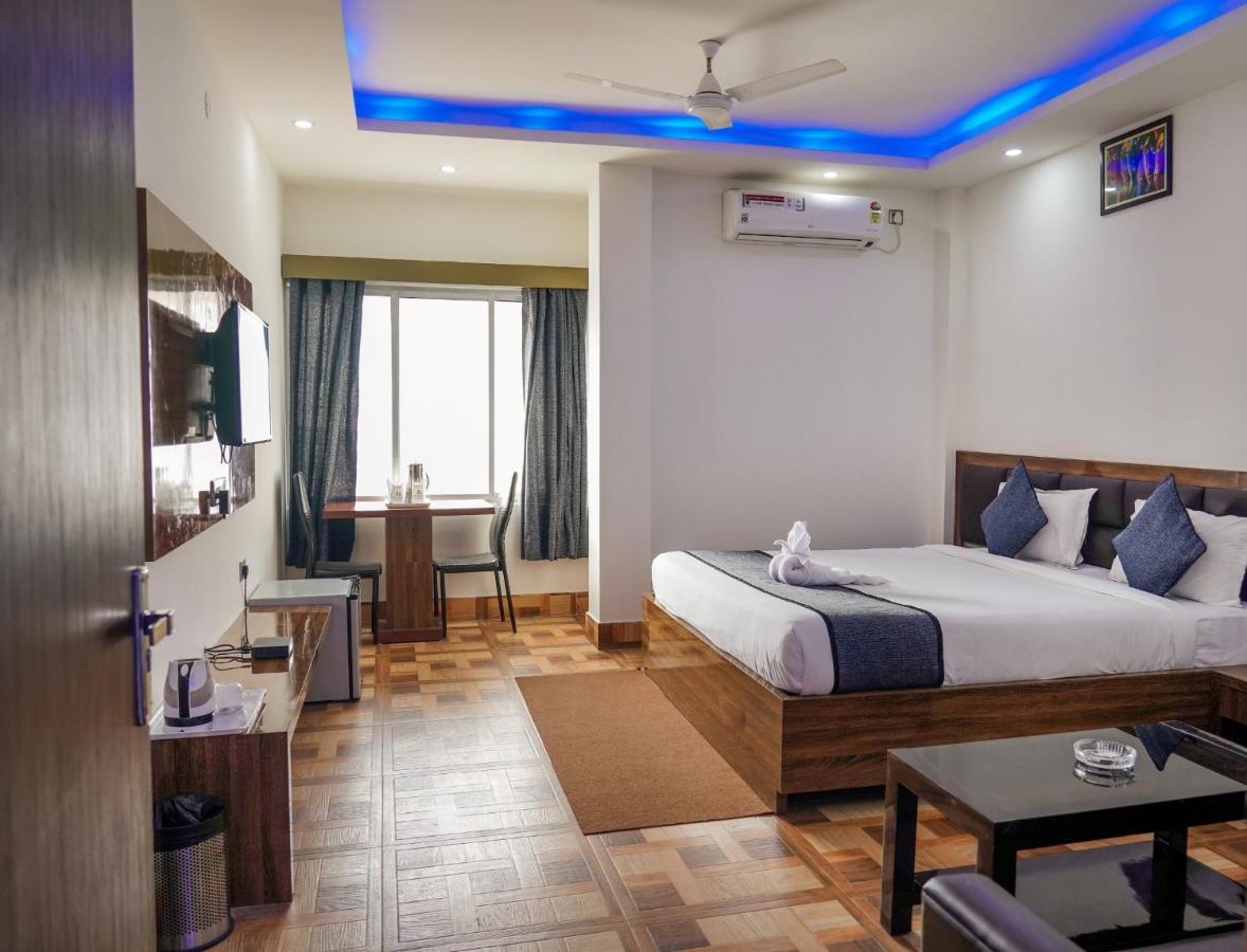 Hotel Heritage Koch Bihar Bagian luar foto