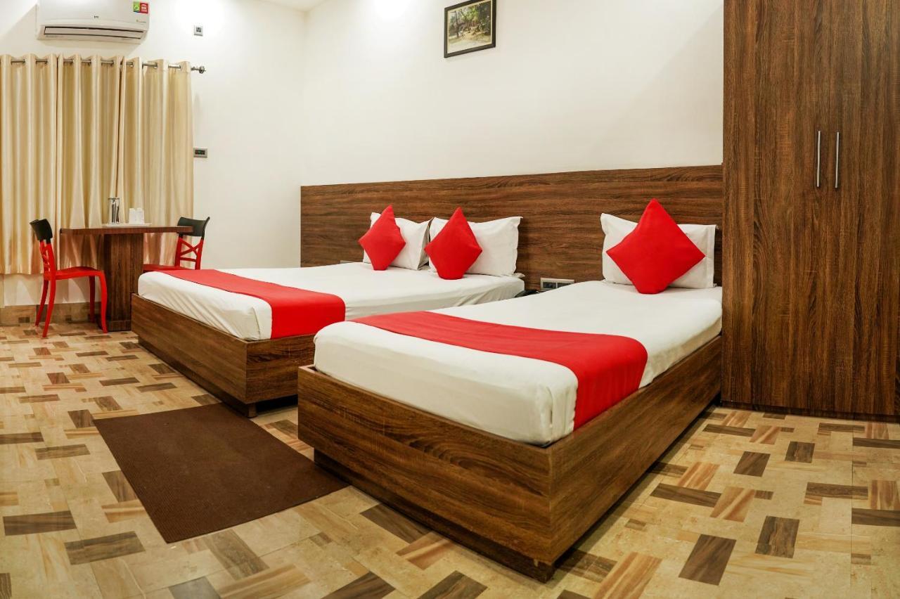 Hotel Heritage Koch Bihar Bagian luar foto