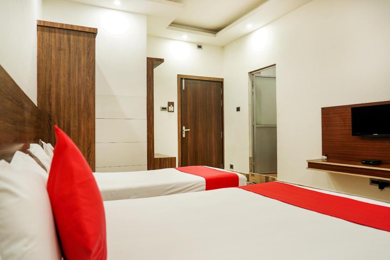 Hotel Heritage Koch Bihar Bagian luar foto